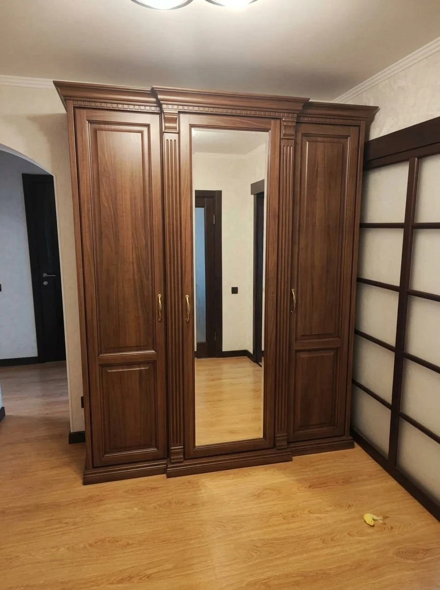Дизайн прихожей в стиле Классика — фото интерьера от нейросети RoomGPT