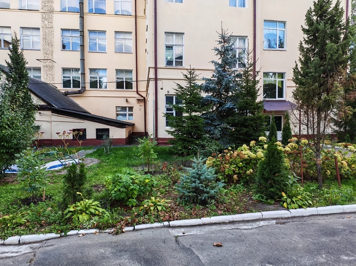 Дизайн участка в стиле Классика — фото участка от нейросети RoomGPT