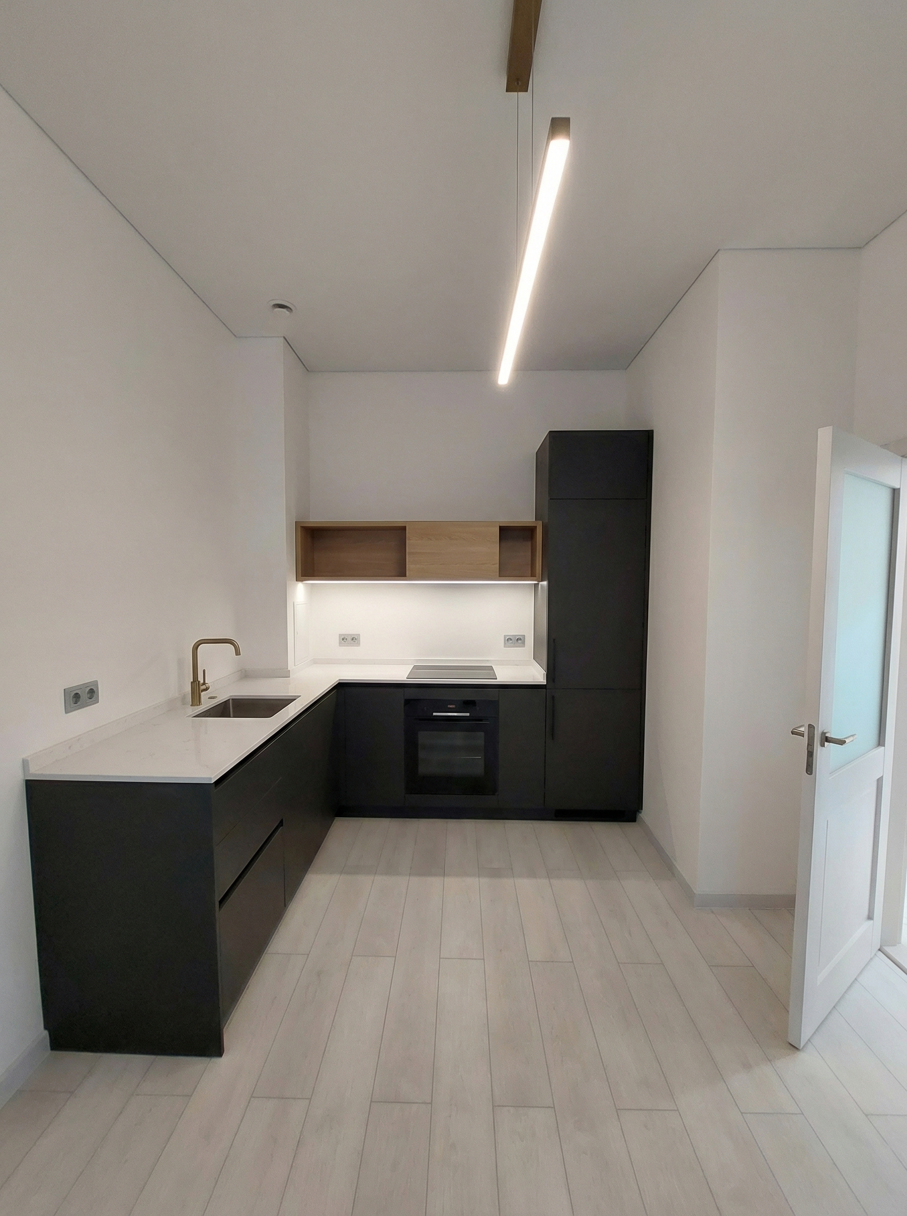 Дизайн кухни в стиле Минимализм — фото интерьера от нейросети RoomGPT