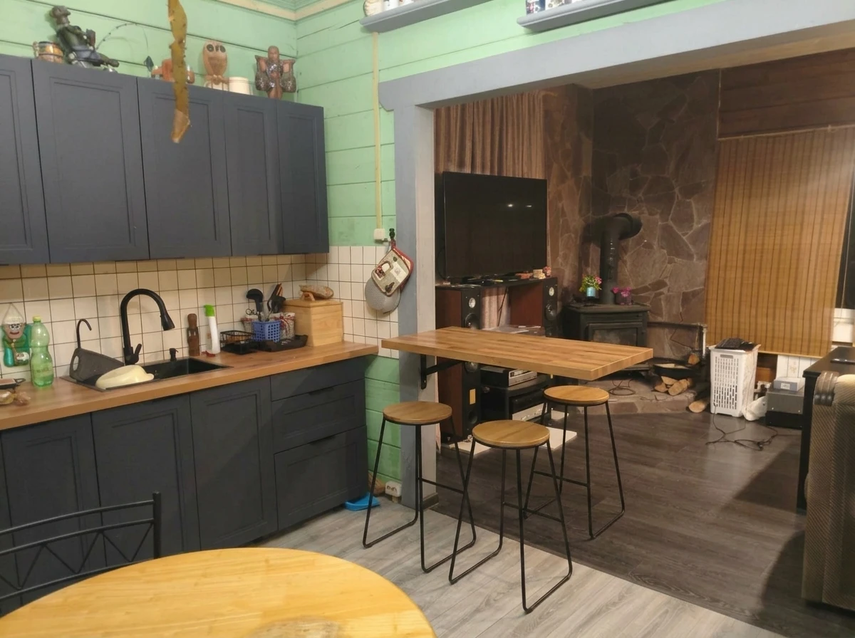Дизайн кухни в стиле Контемпорари — фото интерьера от нейросети RoomGPT