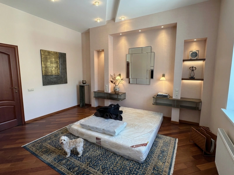 Дизайн спальни в стиле Контемпорари — фото интерьера от нейросети RoomGPT