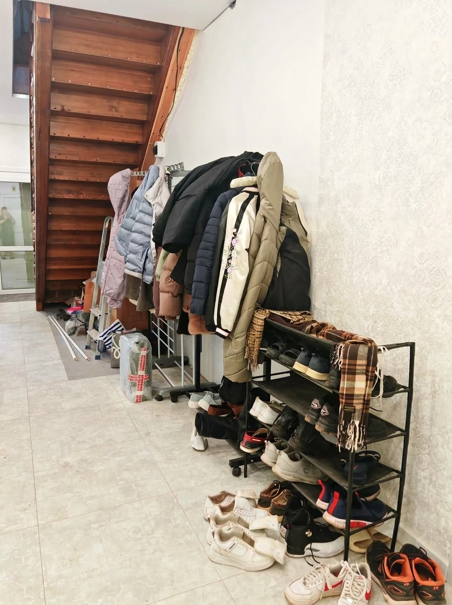 Дизайн прихожей в стиле Без стиля — фото интерьера от нейросети RoomGPT