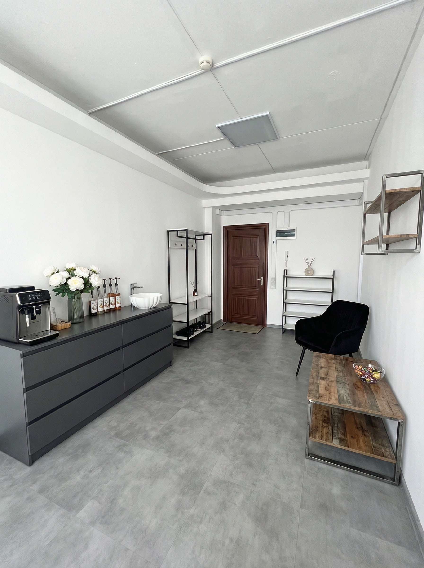 Дизайн гостиной в стиле Минимализм — фото интерьера от нейросети RoomGPT