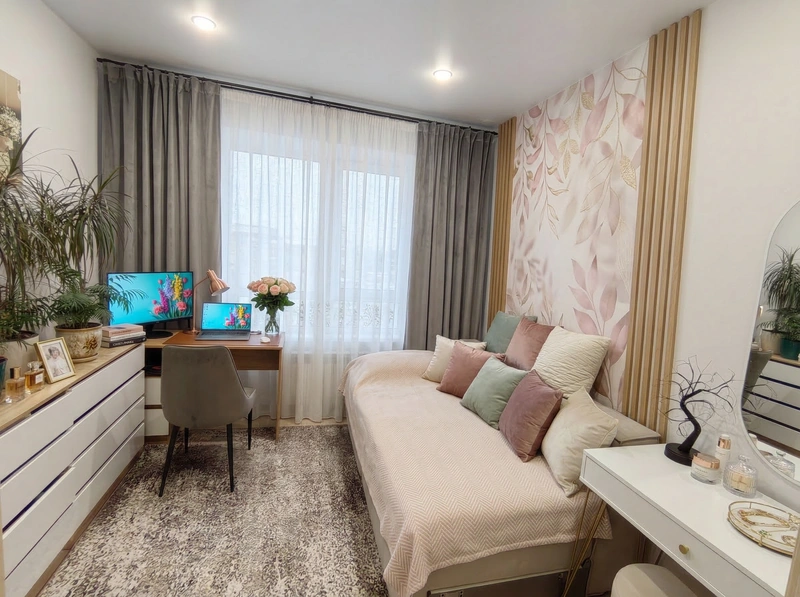 Дизайн спальни в стиле Классика — фото интерьера от нейросети RoomGPT