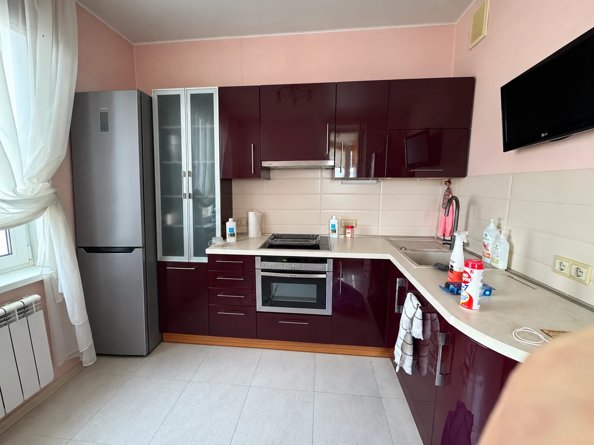 Дизайн кухни в стиле Минимализм — фото интерьера от нейросети RoomGPT