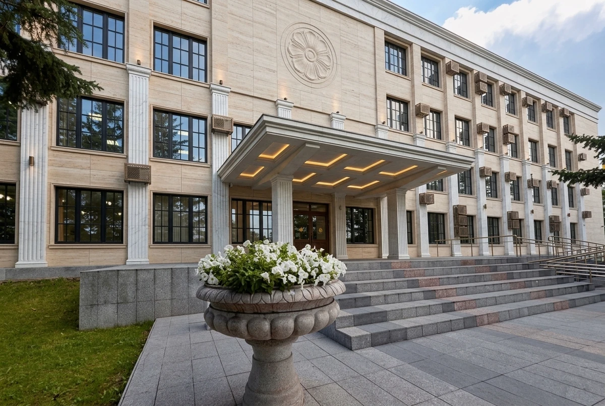 Дизайн фасада в стиле Неоклассика — фото от нейросети RoomGPT