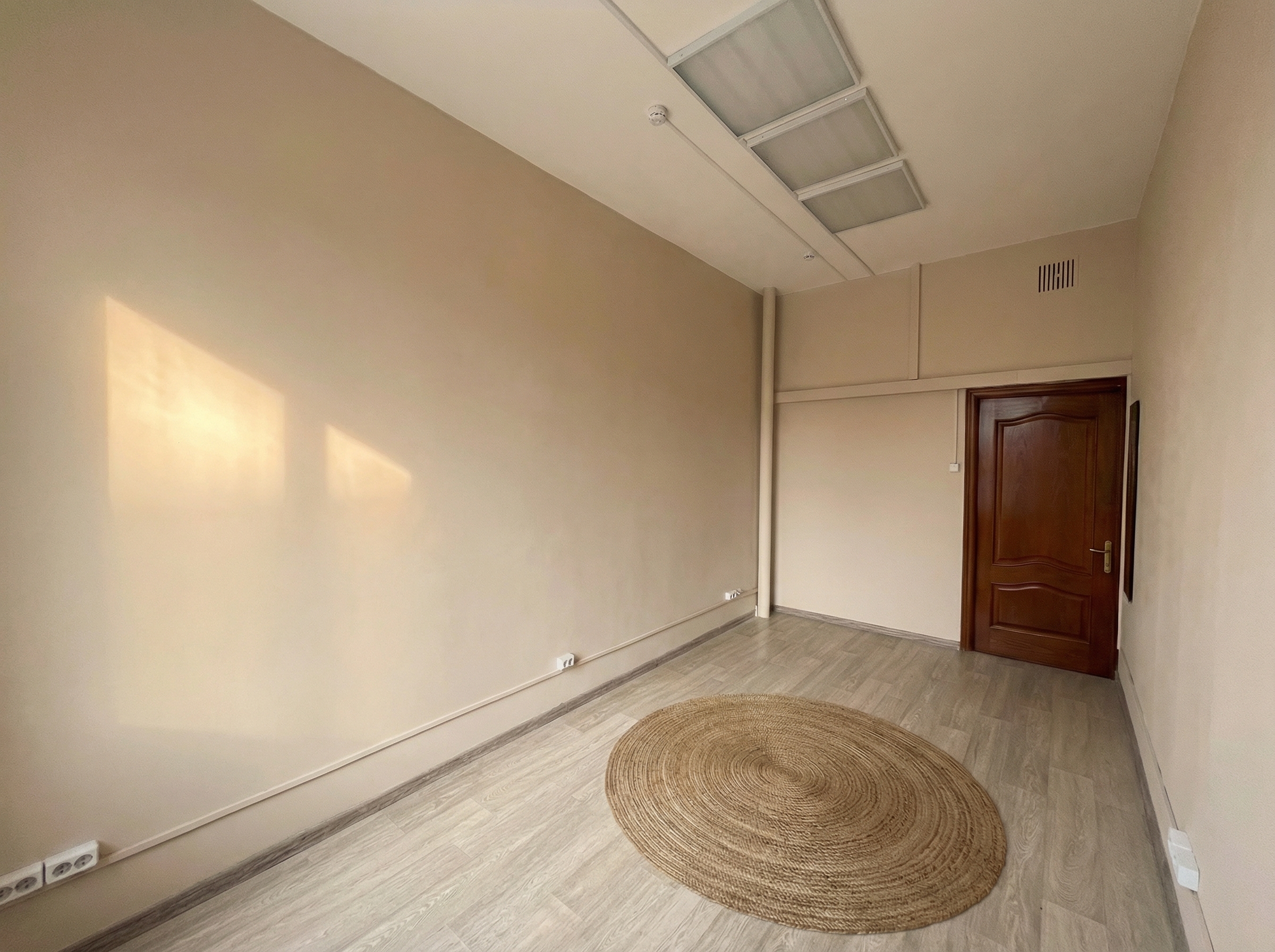 Дизайн гостиной в стиле Минимализм — фото интерьера от нейросети RoomGPT