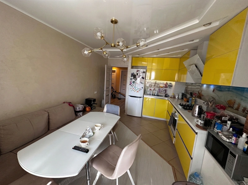 Дизайн кухни в стиле Без стиля — фото интерьера от нейросети RoomGPT