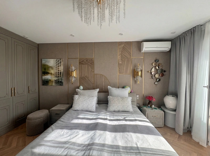 Дизайн спальни в стиле Классика — фото интерьера от нейросети RoomGPT