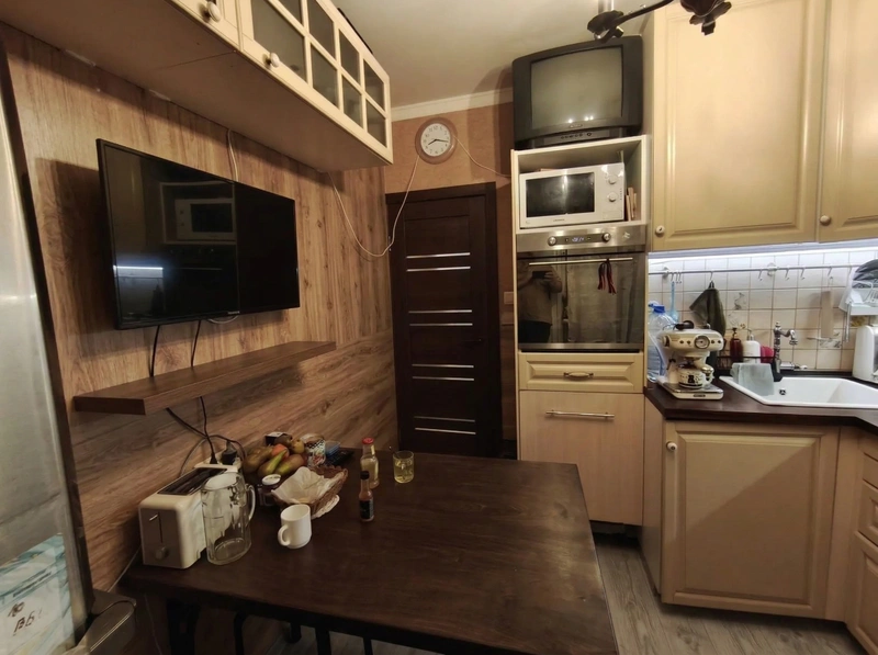 Дизайн кухни в стиле Без стиля — фото интерьера от нейросети RoomGPT