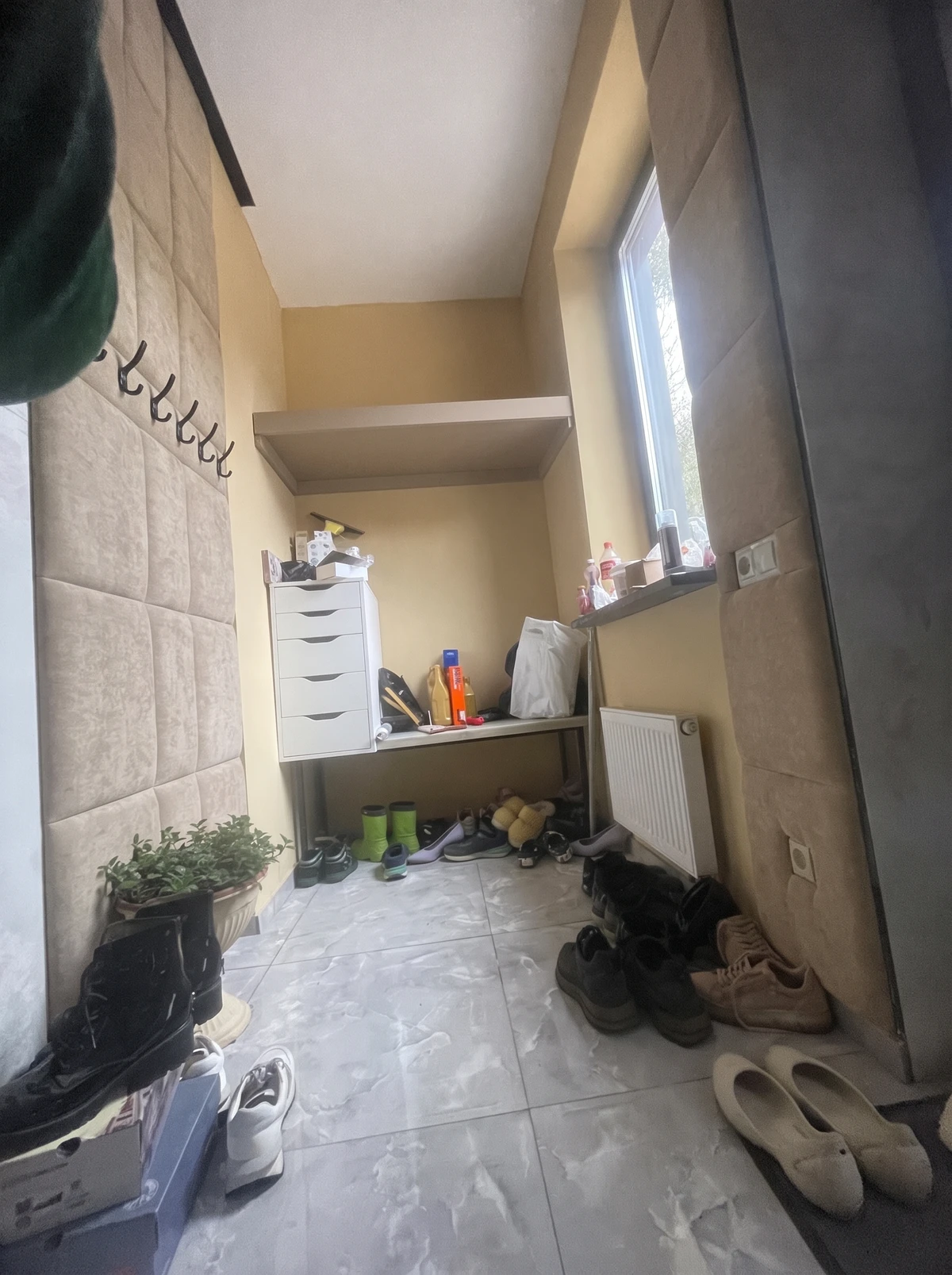 Дизайн прихожей в стиле Без стиля — фото интерьера от нейросети RoomGPT