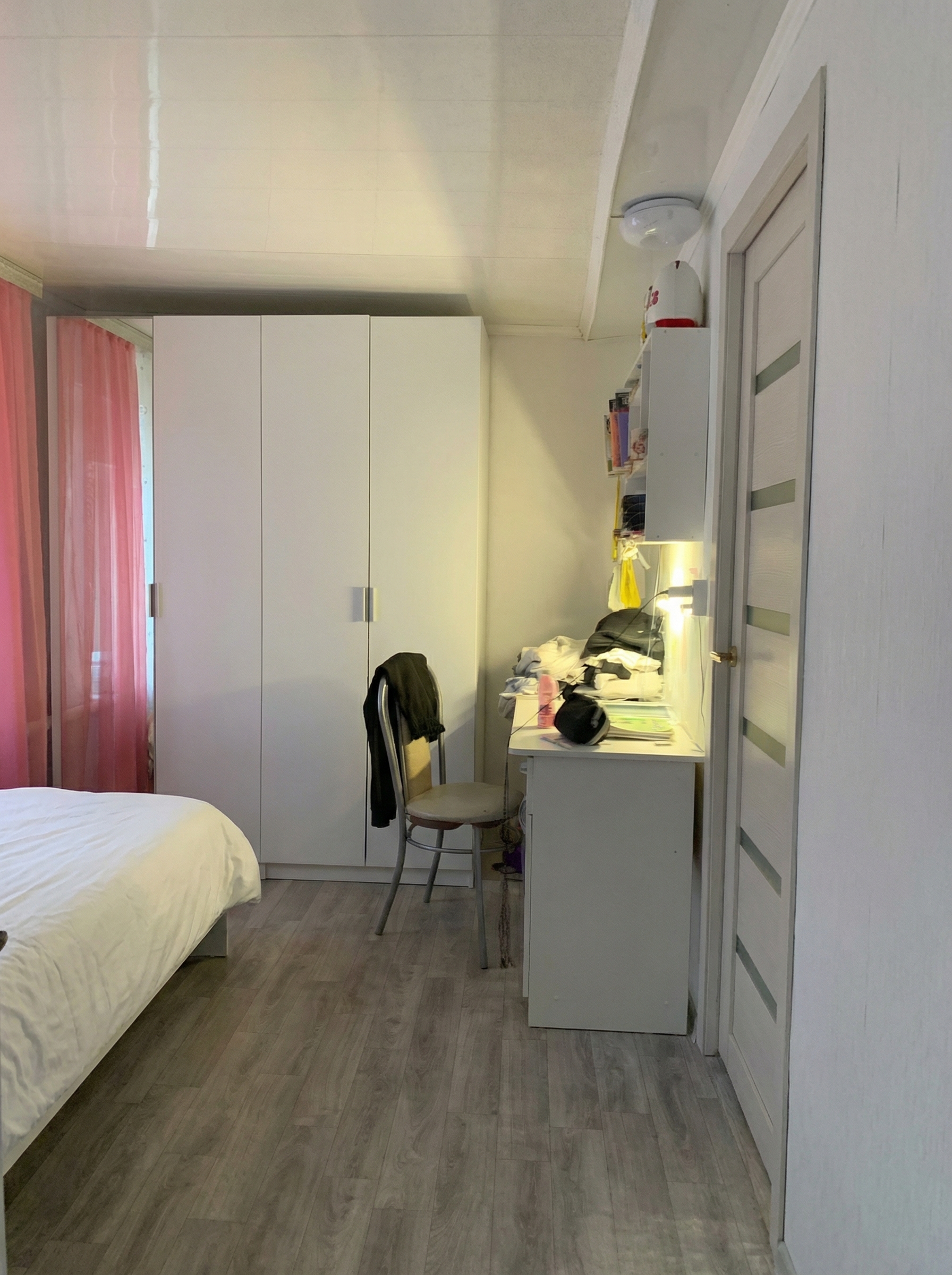 Дизайн гостиной в стиле Минимализм — фото интерьера от нейросети RoomGPT