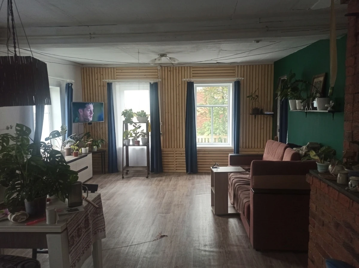 Дизайн гостиной в стиле Британский — фото интерьера от нейросети RoomGPT