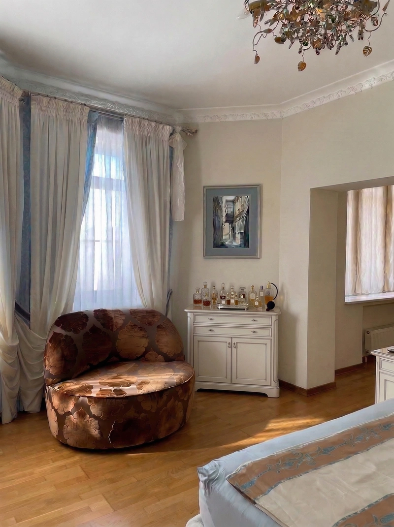 Дизайн спальни в стиле Классика — фото интерьера от нейросети RoomGPT