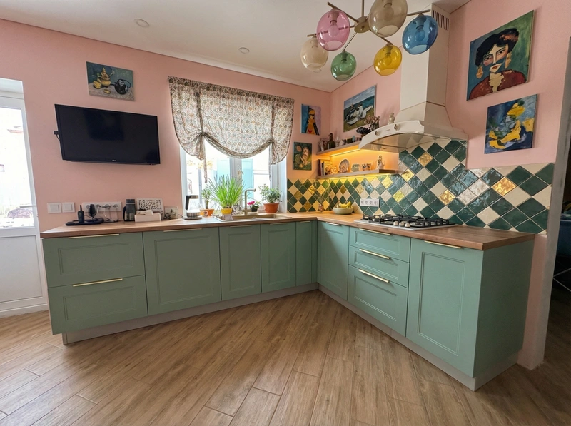 Дизайн кухни в стиле Эклектика — фото интерьера от нейросети RoomGPT