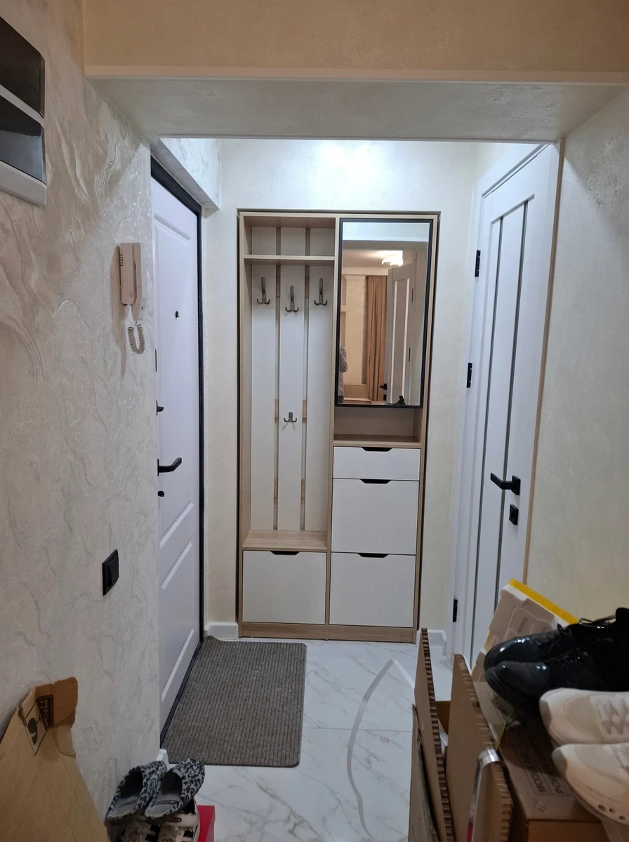 Дизайн прихожей в стиле Минимализм — фото интерьера от нейросети RoomGPT