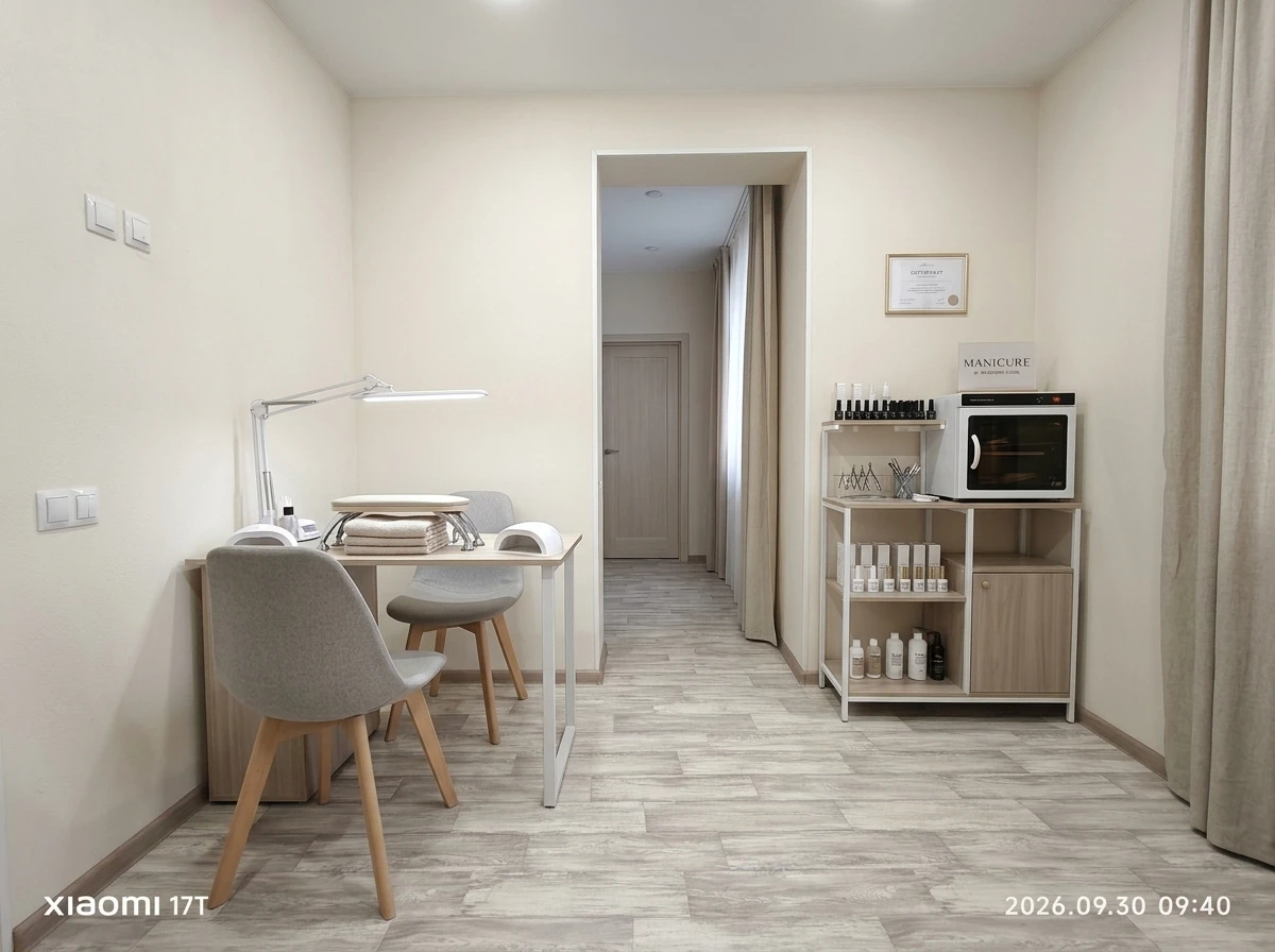 Дизайн кабинета в стиле Минимализм — фото интерьера от нейросети RoomGPT