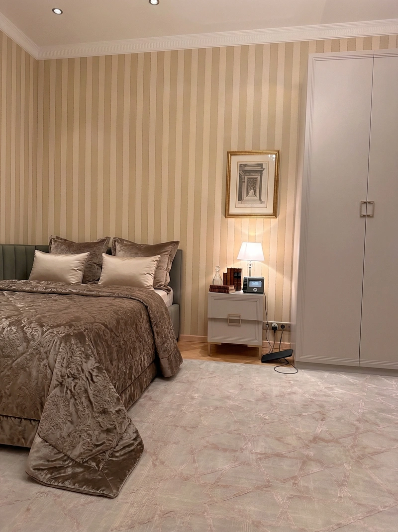 Дизайн спальни в стиле Классика — фото интерьера от нейросети RoomGPT