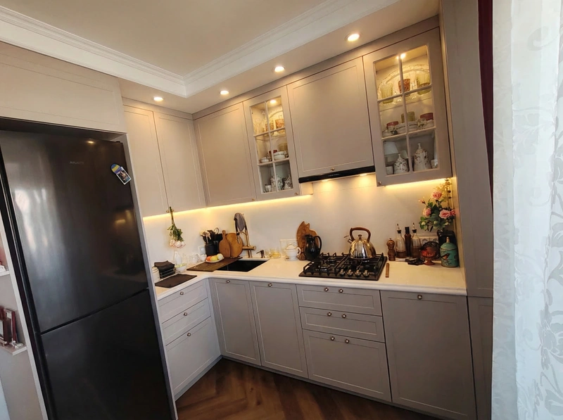 Дизайн интерьера в стиле Классика — Кухня от нейросети RoomGPT