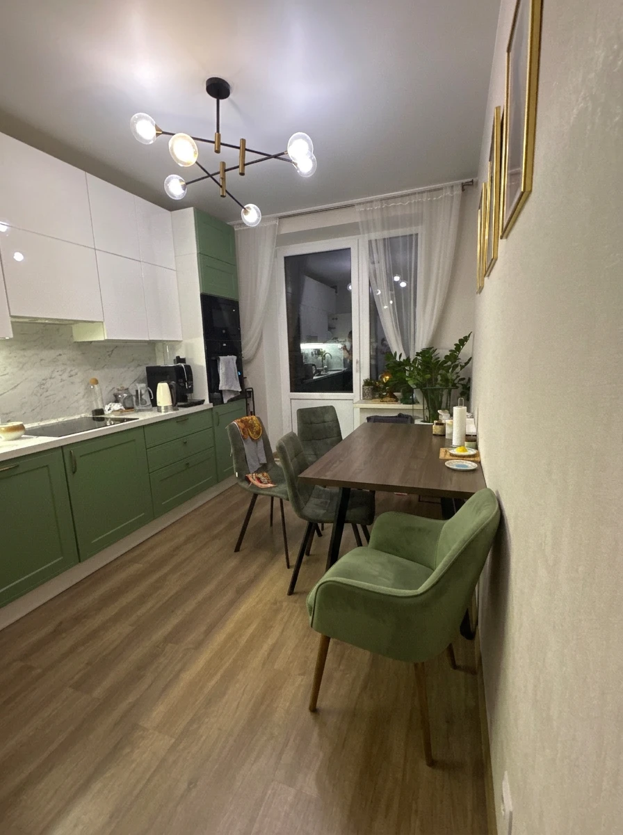 Дизайн кухни в стиле Неоклассика — фото интерьера от нейросети RoomGPT